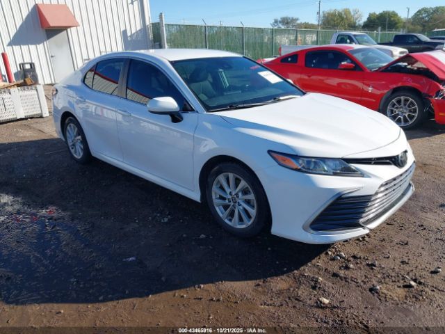 2022 TOYOTA CAMRY 4T1C11AK4NU647352