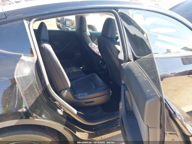 2024 TESLA MODEL Y 7SAYGAEE0RF010165 Photo 7