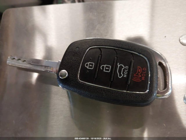 KM8SMDHF6JU268778 Hyundai Santa Fe Se