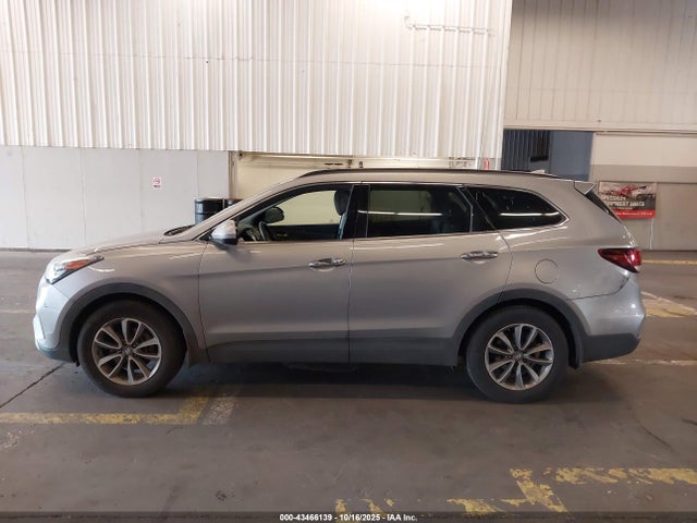 KM8SMDHF6JU268778 Hyundai Santa Fe Se