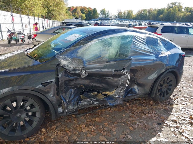 2021 TESLA MODEL Y 5YJYGAEE8MF144119 Photo 5