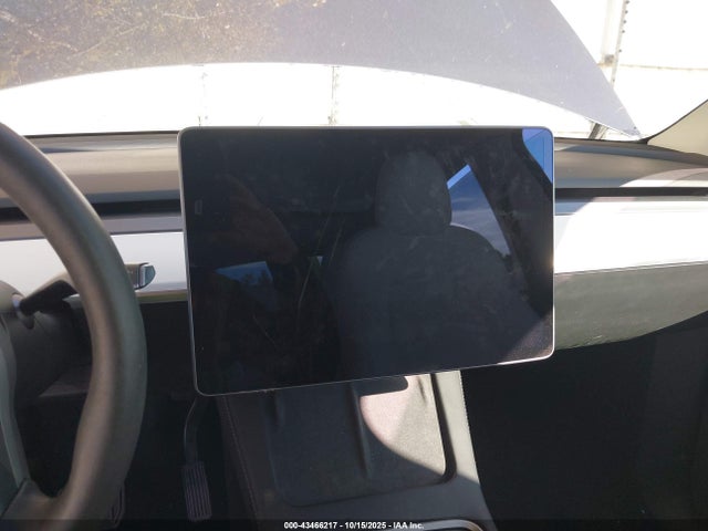 2021 TESLA MODEL Y 5YJYGAEE8MF144119 Photo 6