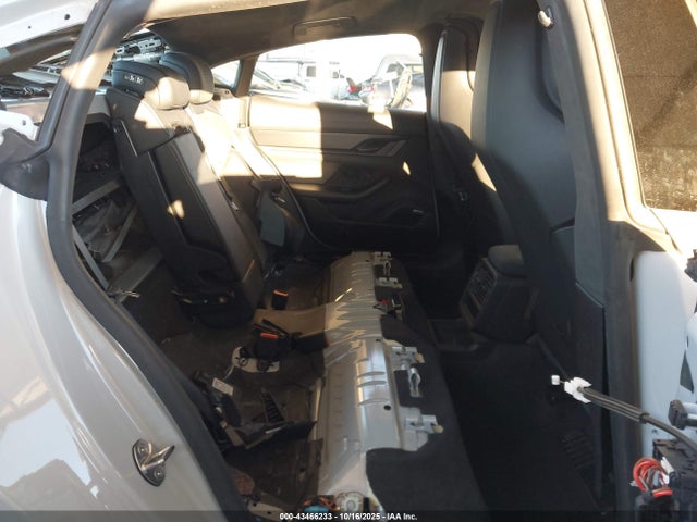 2024 PORSCHE TAYCAN WP0AD2Y18RSA47296 Photo 7