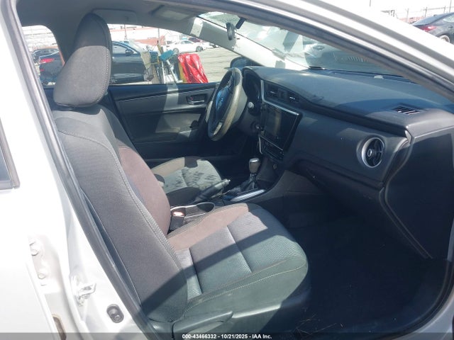 5YFBURHE1KP904742 Toyota COROLLA LE