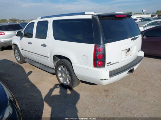 2011 GMC YUKON XL 1500 1GKS1MEF6BR307203 Photo 2