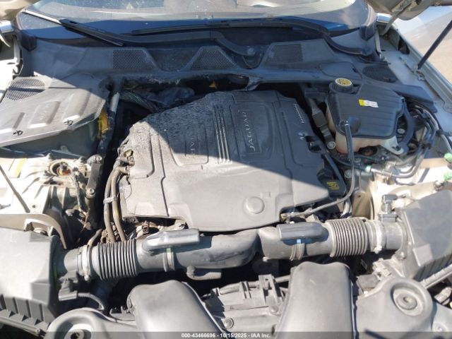 2016 JAGUAR XJ SAJWA2G76G8V94449 Photo 9