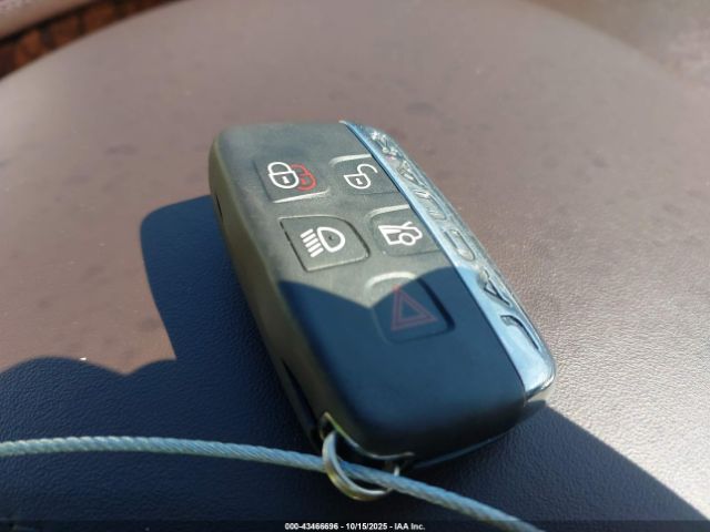 2016 JAGUAR XJ SAJWA2G76G8V94449 Photo 10