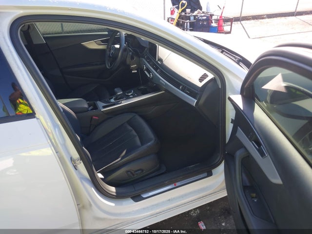 2017 AUDI A4 WAUDNAF42HN044239 Photo 4