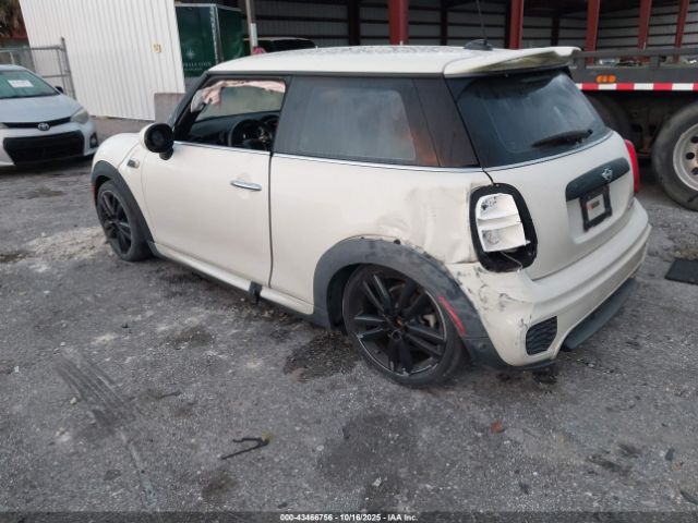 2018 MINI HARDTOP WMWXP5C59J3C65014 Photo 2