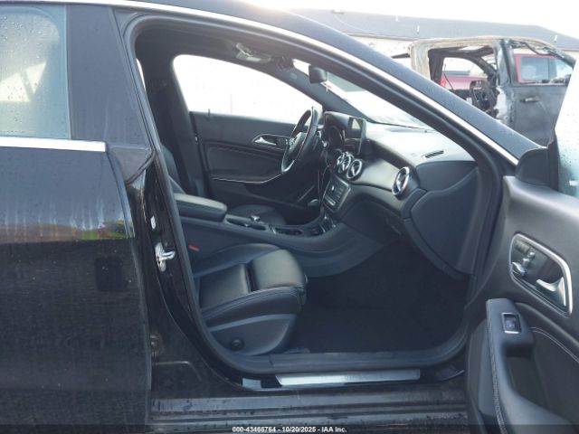 2018 MERCEDES-BENZ CLA 250 WDDSJ4GB3JN592444 Photo 4