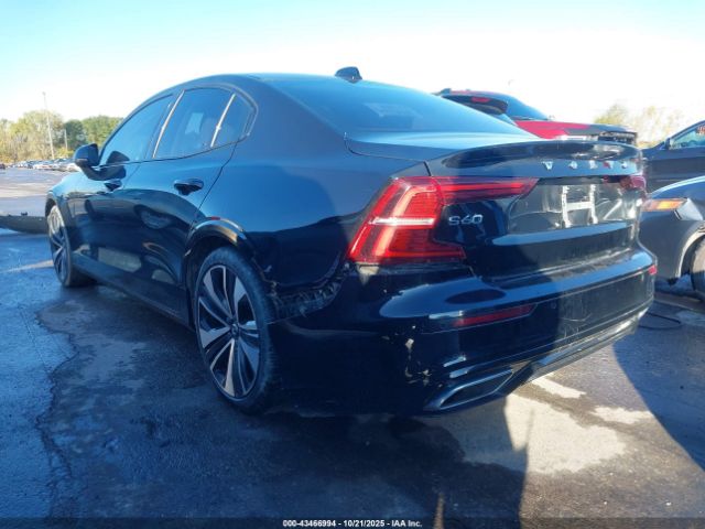 2022 VOLVO S60 7JRL12FZ6NG161254 Photo 2