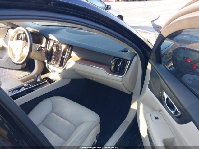 2022 VOLVO S60 7JRL12FZ6NG161254 Photo 4
