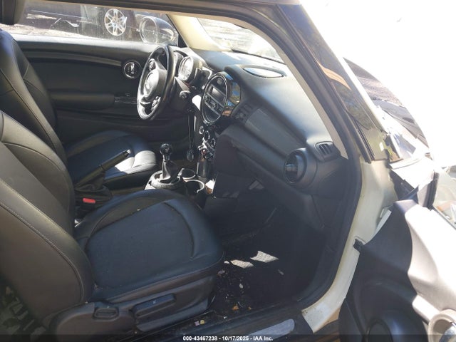 2016 MINI HARDTOP WMWXP5C54GT740123 Photo 4