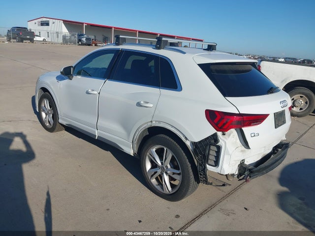 2020 AUDI Q3 WA1DECF36L1125275 Photo 2