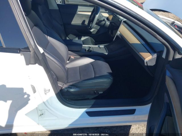 2022 TESLA MODEL 3 5YJ3E1EBXNF257125 Photo 4