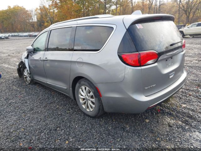 2019 CHRYSLER PACIFICA 2C4RC1BG0KR617129 Photo 2