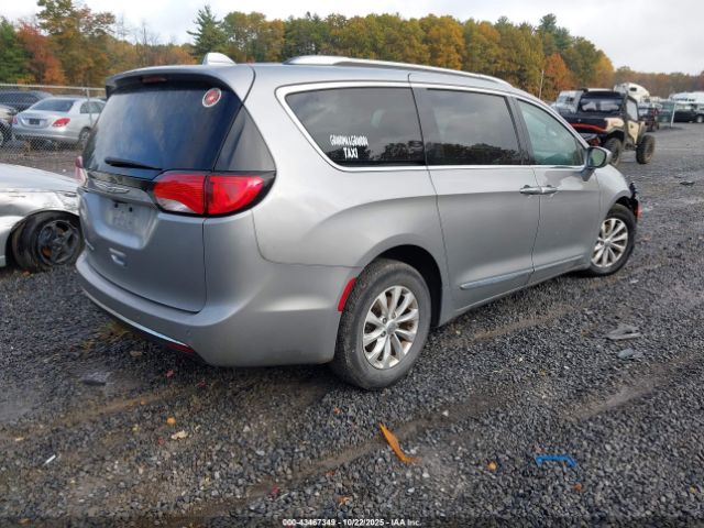 2019 CHRYSLER PACIFICA 2C4RC1BG0KR617129 Photo 3