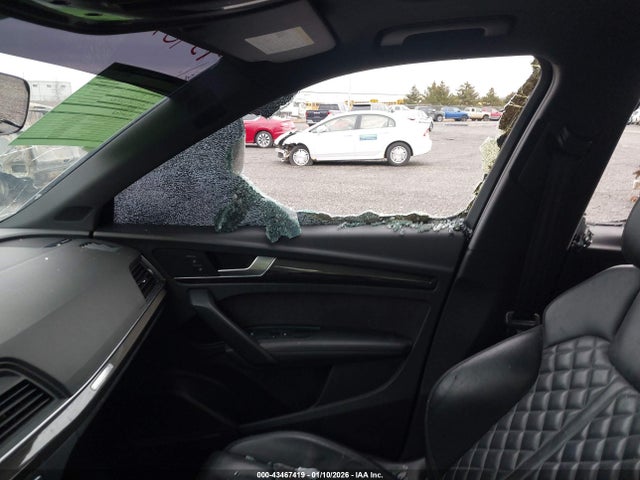 43467419 :رقم المزاد ، WA1C4AFY9J2044468 vin ، 2018 Audi Sq5 3.0t Premium Plus مزاد بيع