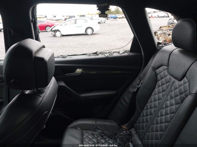 43467419 :رقم المزاد ، WA1C4AFY9J2044468 vin ، 2018 Audi Sq5 3.0t Premium Plus مزاد بيع