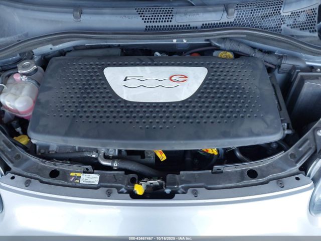 2017 FIAT 500E 3C3CFFGE6HT621004 Photo 9