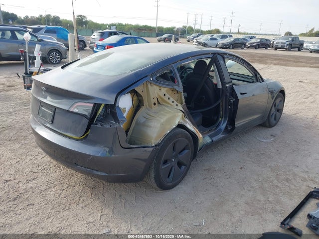 2023 TESLA MODEL 3 5YJ3E1EA1PF673669 Photo 3