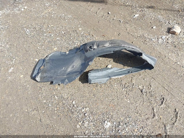 JTDEPRAE9LJ056548 Toyota COROLLA LE