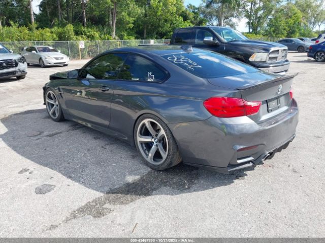 2015 BMW M4 WBS3R9C59FF708826 Photo 2