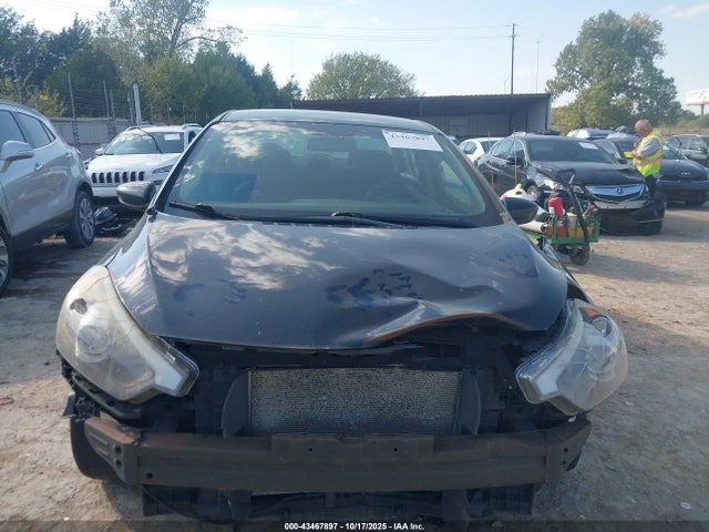 Aukcja sprzedaży 2016 Kia Forte Lx, vin: KNAFK4A63G5572141, numer aukcji: 43467897