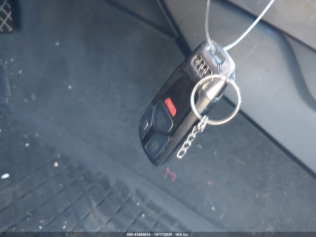 2017 AUDI A4 WAUDNAF45HN039150 Photo 10