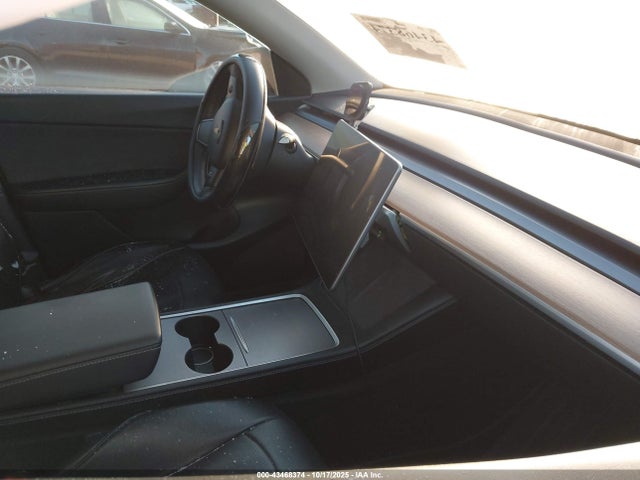 2022 TESLA MODEL Y 7SAYGAEE9NF377401 Photo 4