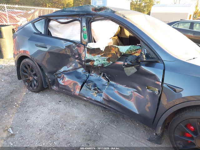 2022 TESLA MODEL Y 7SAYGAEE9NF377401 Photo 5