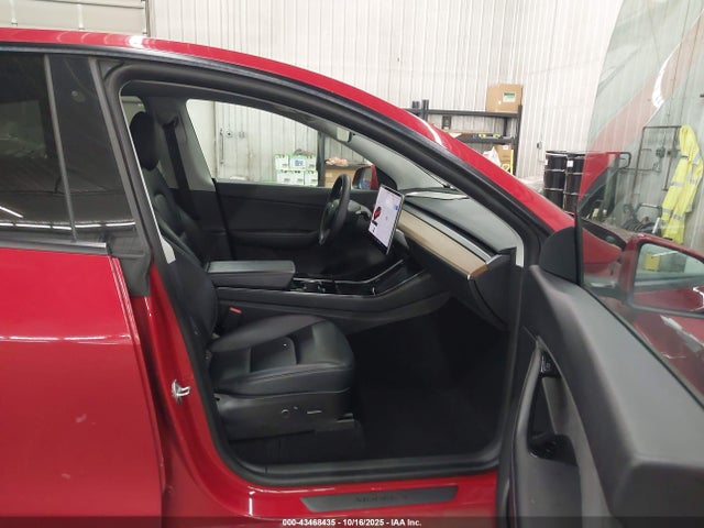 2021 TESLA MODEL Y 5YJYGDEE7MF062674 Photo 4