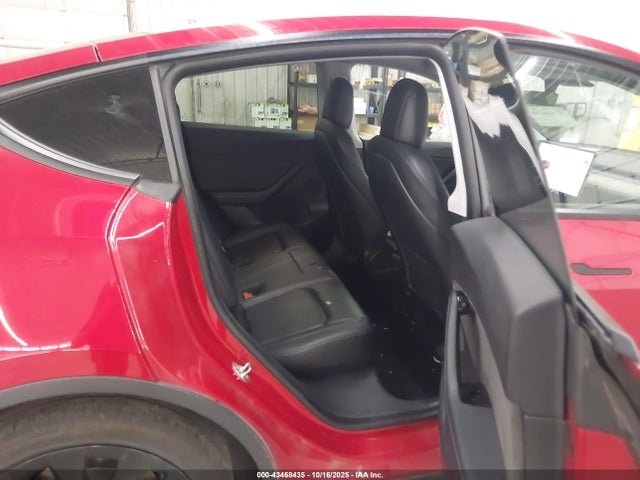 2021 TESLA MODEL Y 5YJYGDEE7MF062674 Photo 7