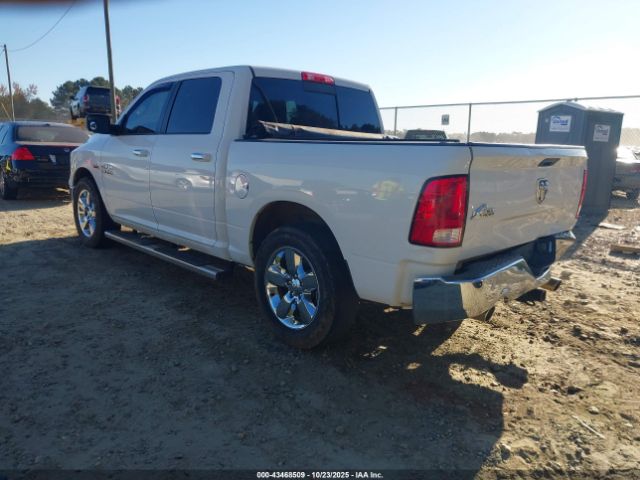 2016 RAM 1500 3C6RR6LT4GG315421 Photo 2