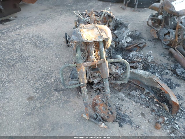 2022 HARLEY-DAVIDSON FLHTCUTG 1HD1MAF15NB851560 Photo 4