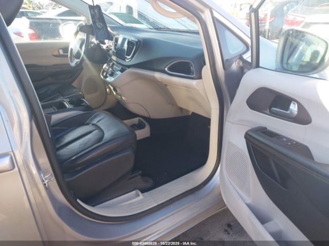 2017 CHRYSLER PACIFICA 2C4RC1BG9HR523890 Photo 4