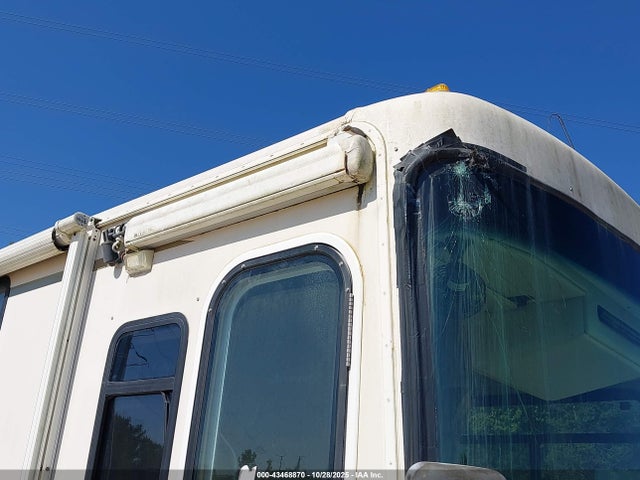 2003 Freightliner Chassis X Line Motor Home მანქანა იყიდება აუქციონზე, vin: 4UZAAHAK92CK43139, აუქციონის ნომერი: 43468870