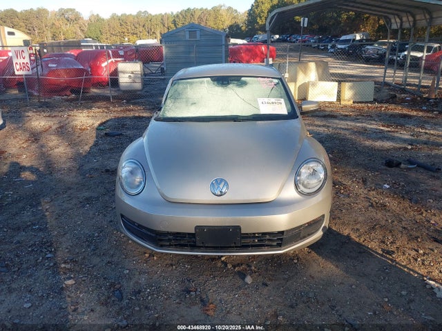 3VWJ07AT8GM602977 Volkswagen Beetle 1.8t Se
