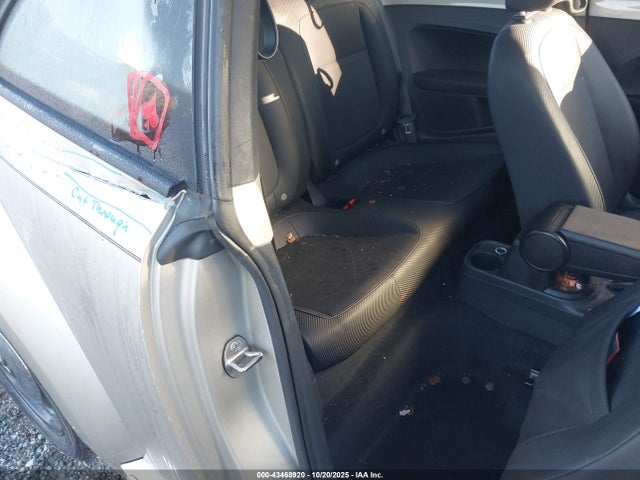 3VWJ07AT8GM602977 Volkswagen Beetle 1.8t Se