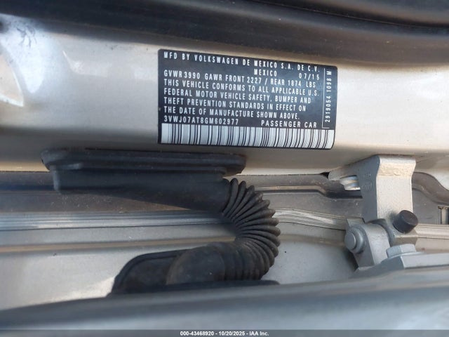 3VWJ07AT8GM602977 Volkswagen Beetle 1.8t Se