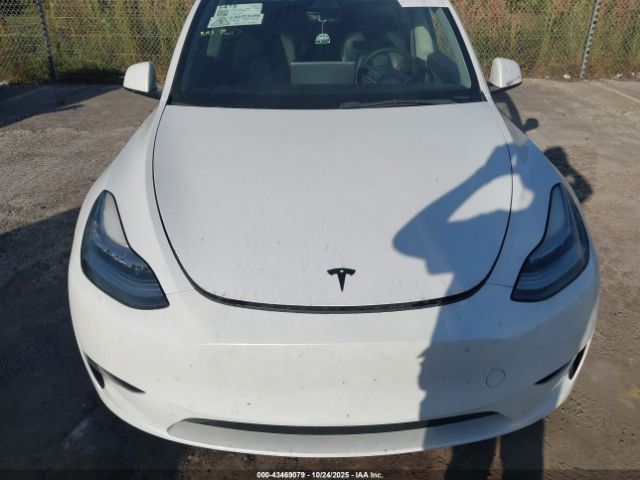 2021 TESLA MODEL Y 5YJYGDEE6MF115400 Photo 9