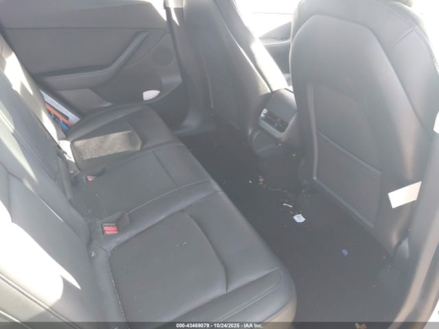 2021 TESLA MODEL Y 5YJYGDEE6MF115400 Photo 7