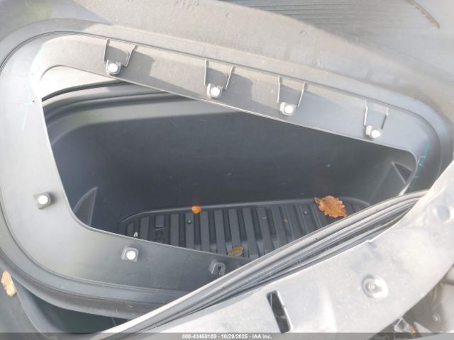 2021 TESLA MODEL Y 5YJYGDEE0MF072463 Photo 9