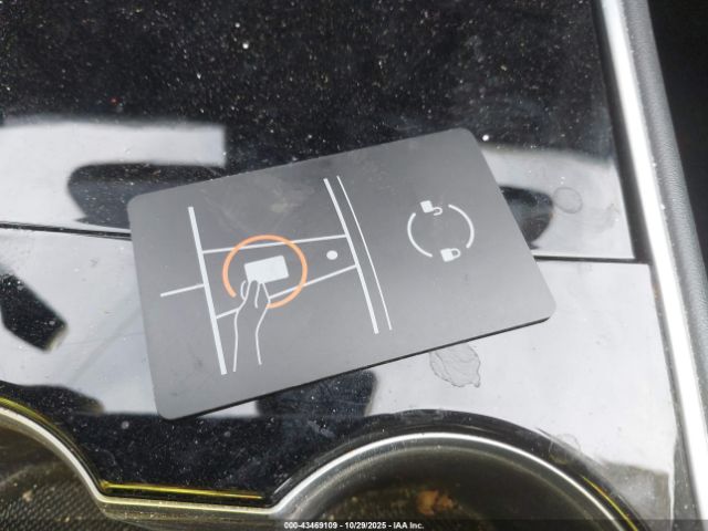 2021 TESLA MODEL Y 5YJYGDEE0MF072463 Photo 10