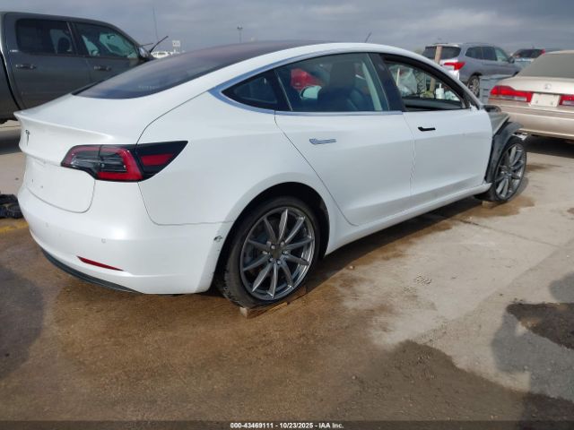 2018 TESLA MODEL 3 5YJ3E1EA6JF032704 Photo 3