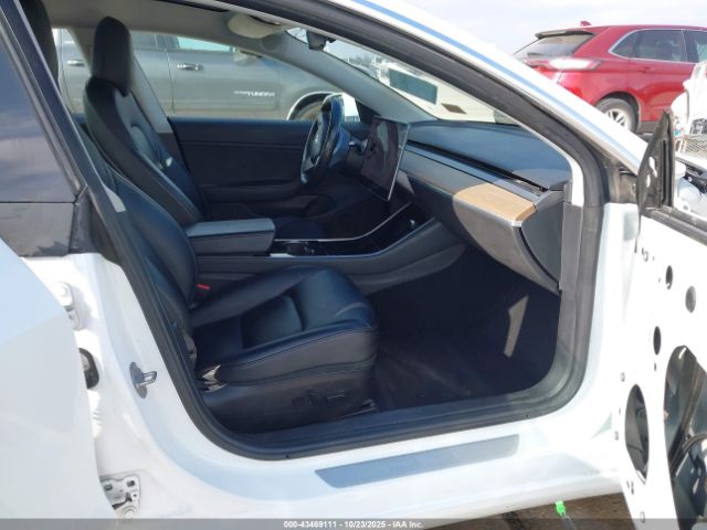 2018 TESLA MODEL 3 5YJ3E1EA6JF032704 Photo 4