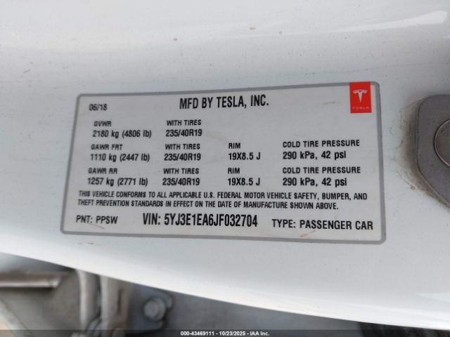 2018 TESLA MODEL 3 5YJ3E1EA6JF032704 Photo 8