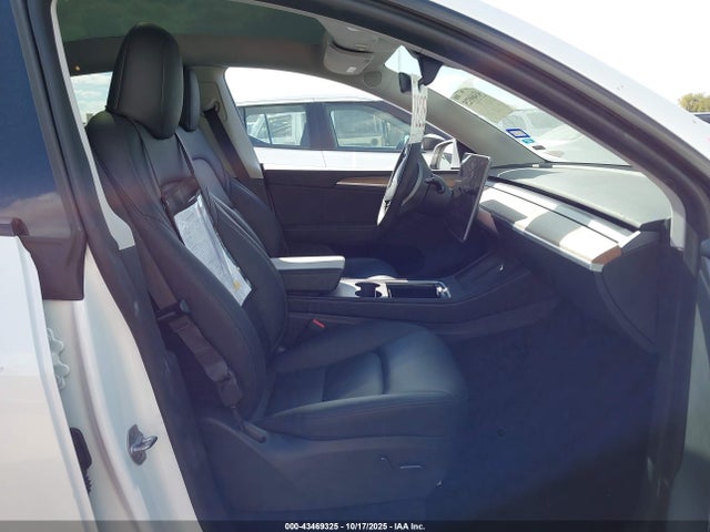 2023 TESLA MODEL Y 7SAYGDEE0PA187469 Photo 4