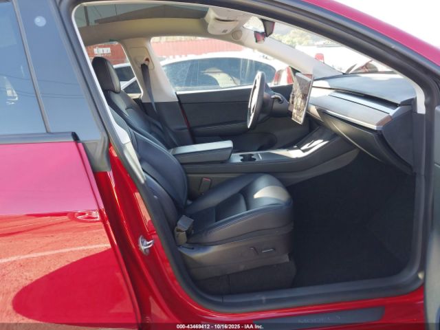 2021 TESLA MODEL Y 5YJYGDEE8MF203817 Photo 4