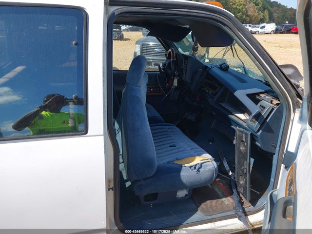 Продажа на аукционе авто 1992 Chevrolet Gmt-400 C3500, vin: 2GCHC39NXN1168234, номер лота: 43469522
